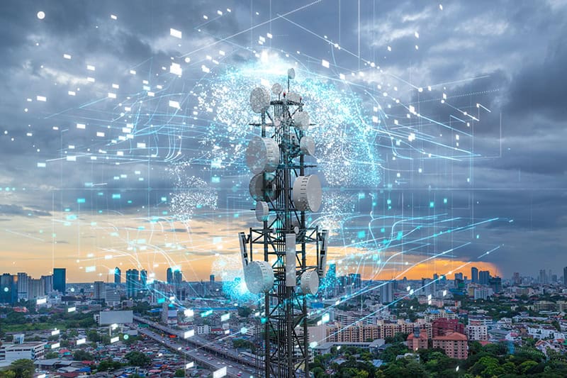 telecommunication-tower-with-5g-cellular-network-antenna-city-background-with-global-connection